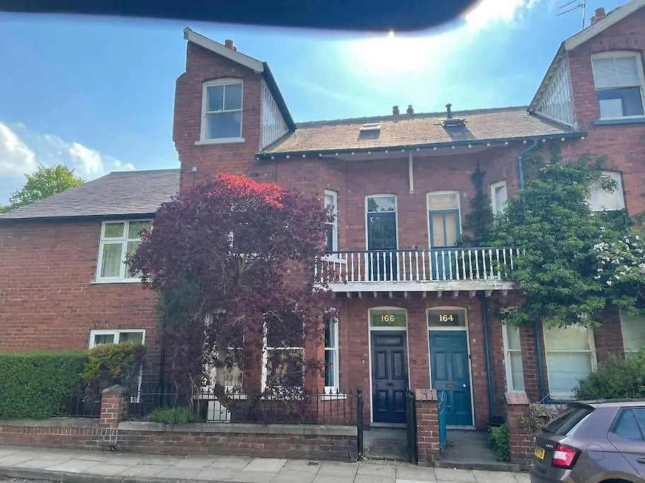 Knavesmire Villa York