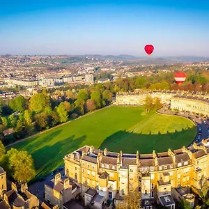 In Lansdown, Ba1 Homestay Bath